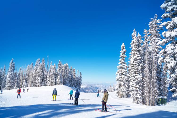 Skiers at the Telluride ski resort Skiers at the Telluride ski resort